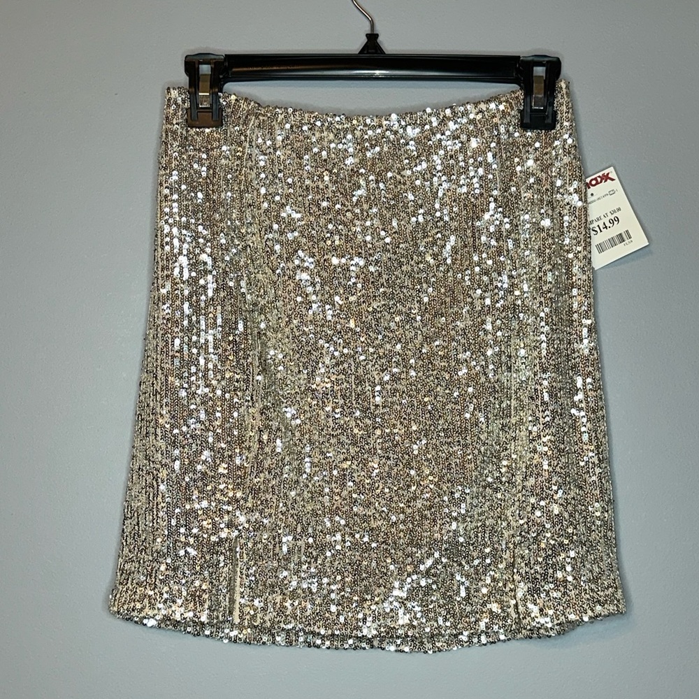 NWT Sequin skirt